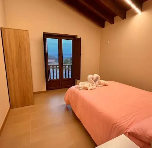 La Casita, Entorno Rural, Servicios Y Comida Local Арценталес